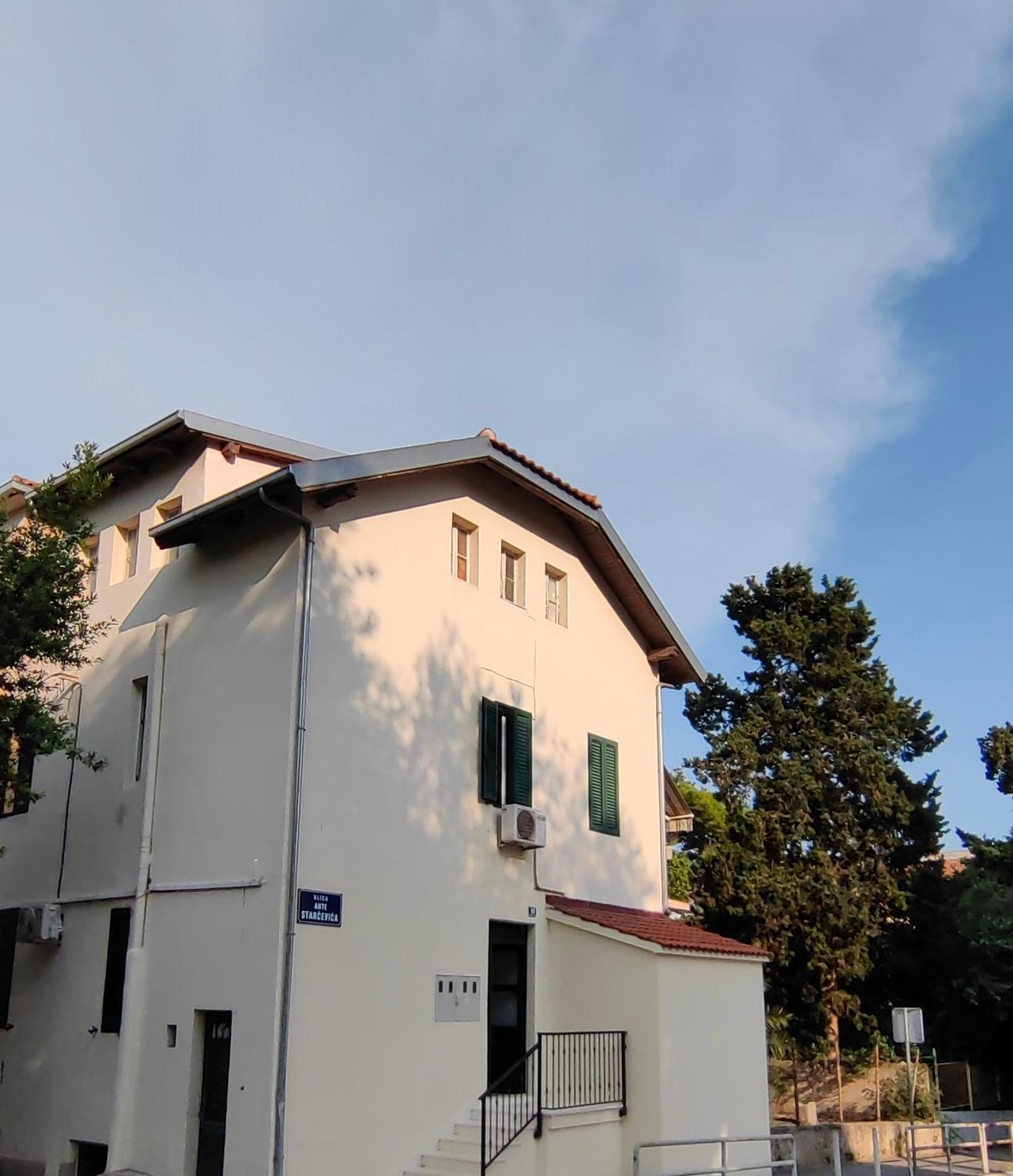 Relax And Enjoy Apartments Split Exterior photo