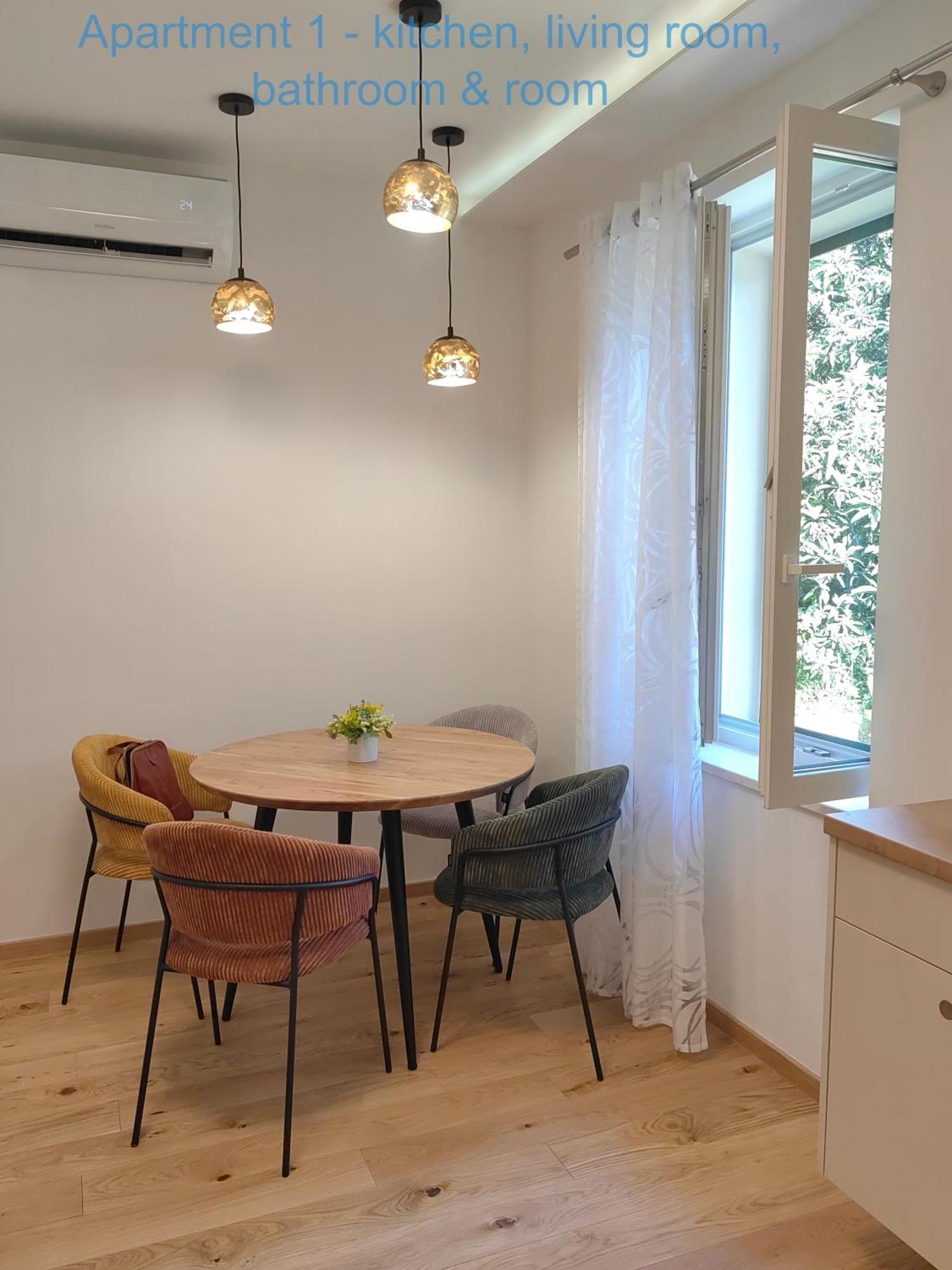 Relax And Enjoy Apartments Split Exterior photo