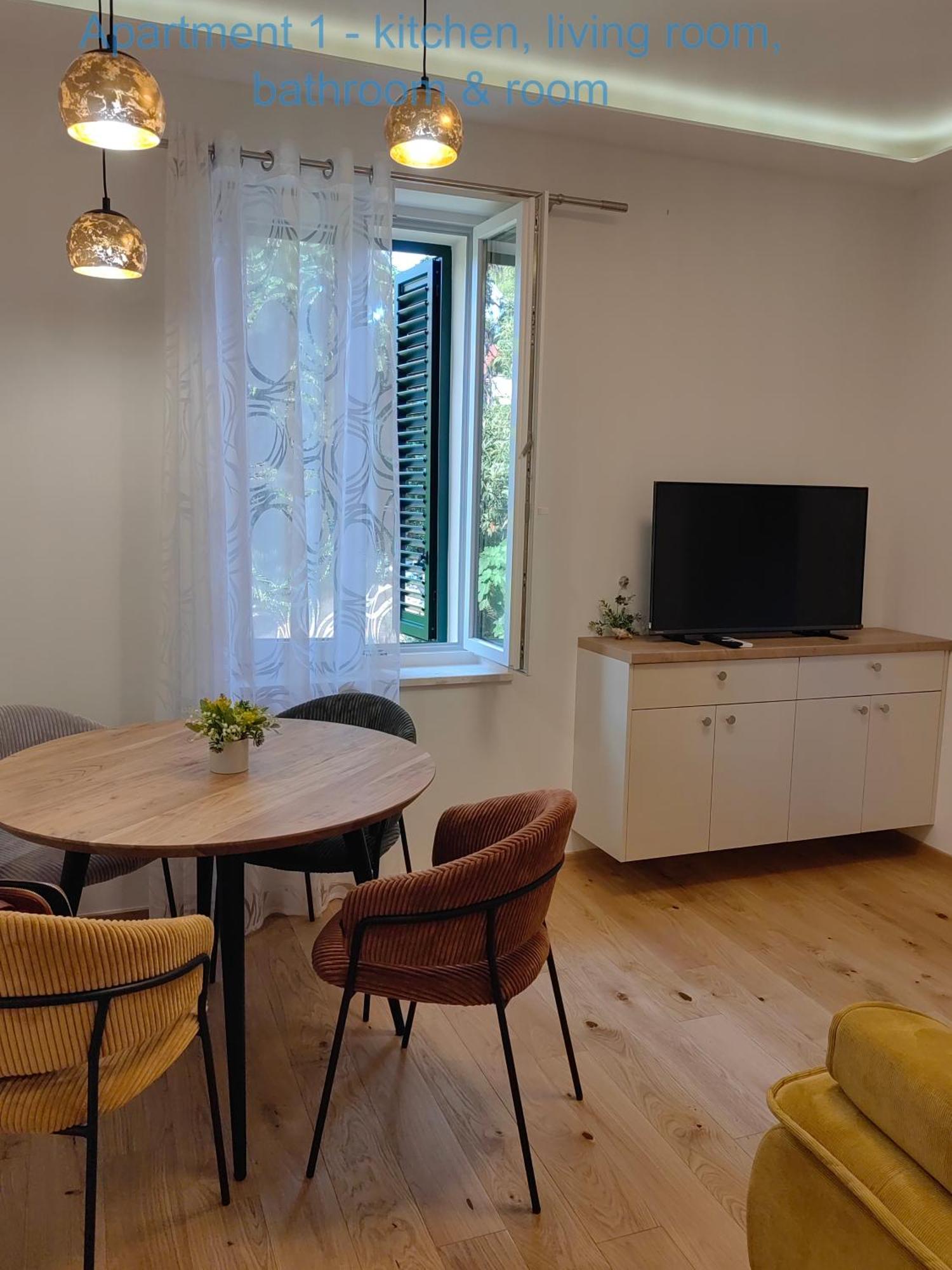 Relax And Enjoy Apartments Split Exterior photo