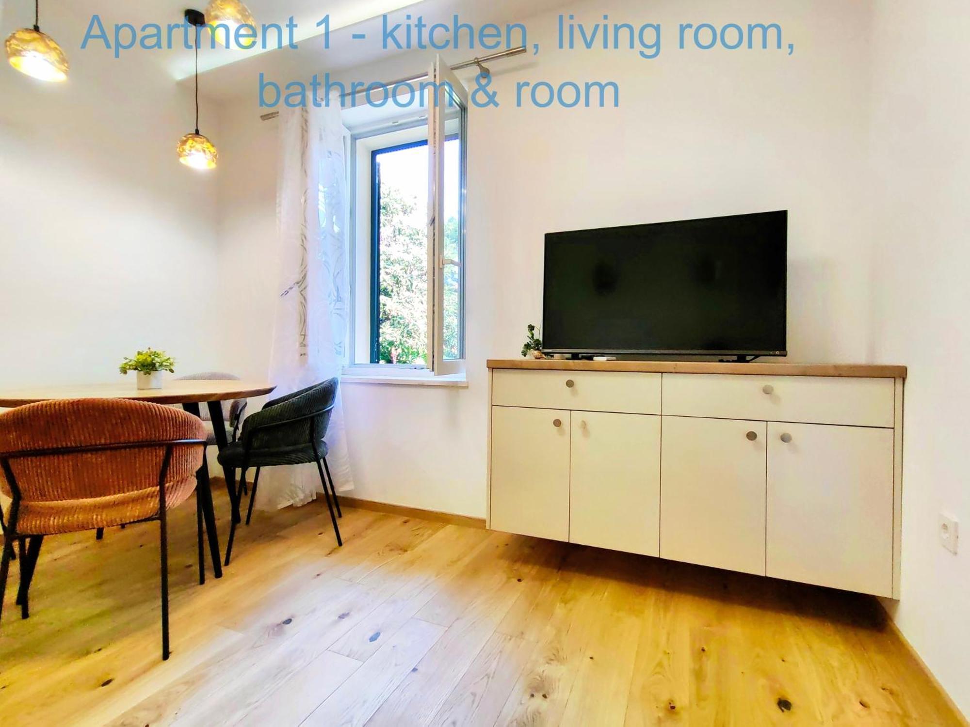 Relax And Enjoy Apartments Split Exterior photo