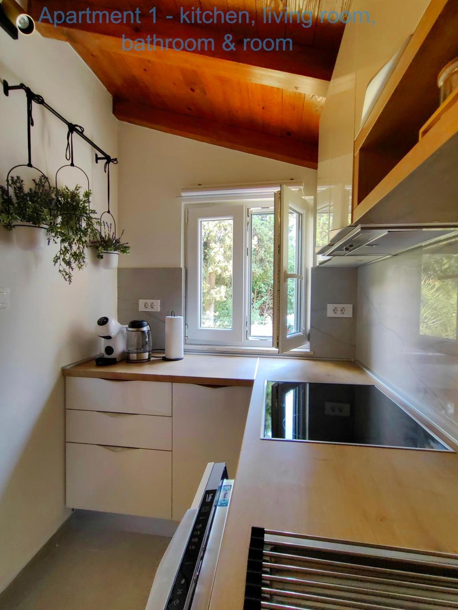 Relax And Enjoy Apartments Split Exterior photo